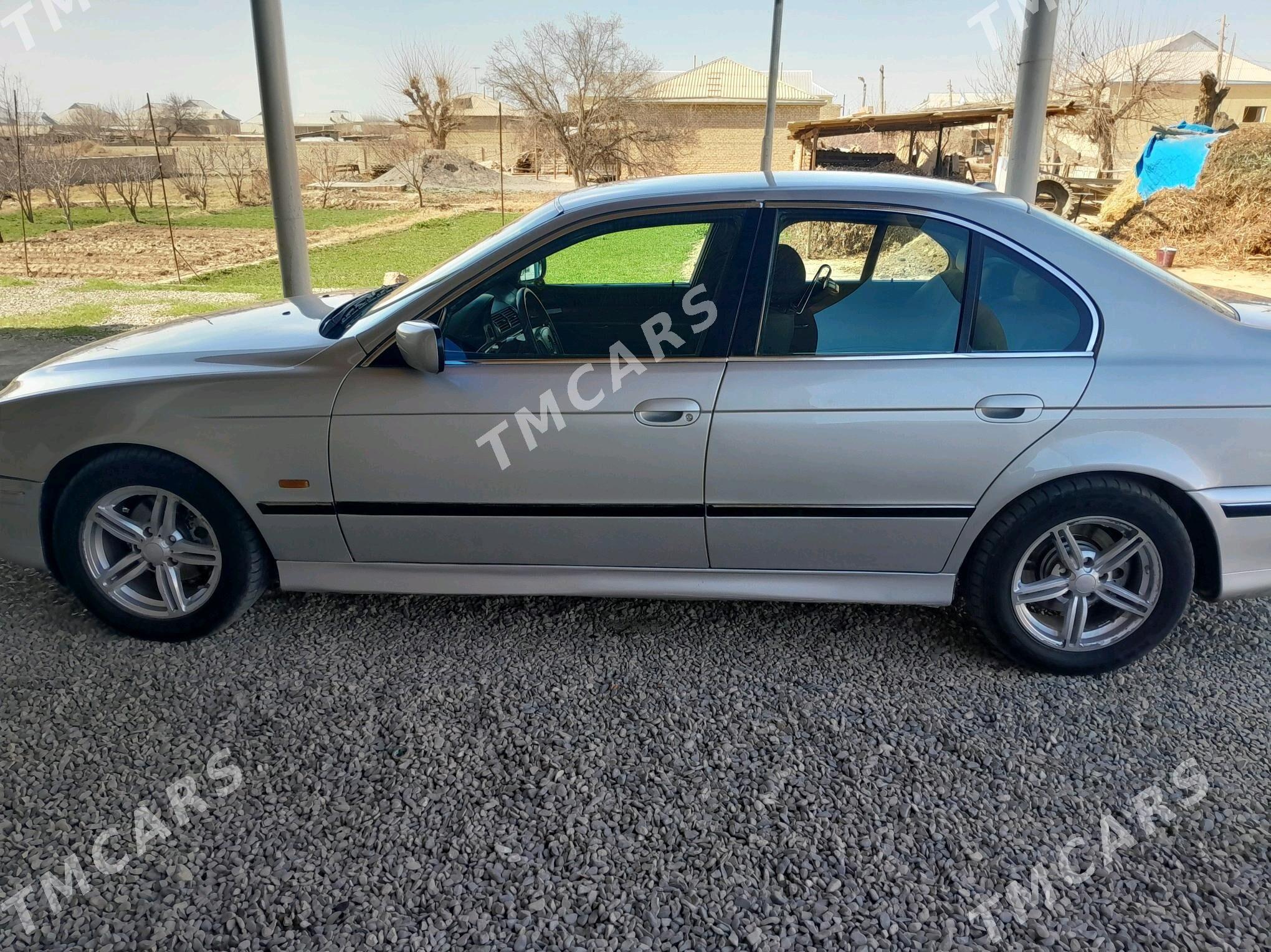 BMW 528 1998 - 90 000 TMT - Сакарчага - img 3
