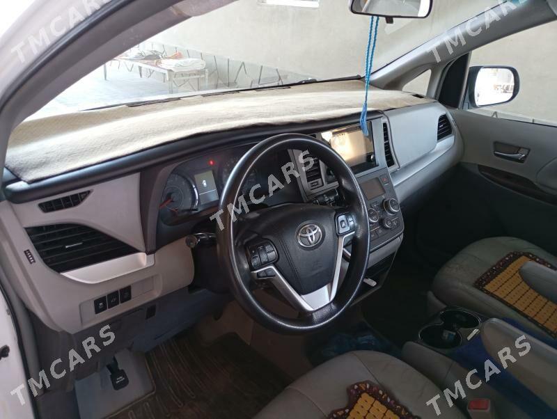 Toyota Sienna 2016 - 320 000 TMT - Векильбазар - img 4