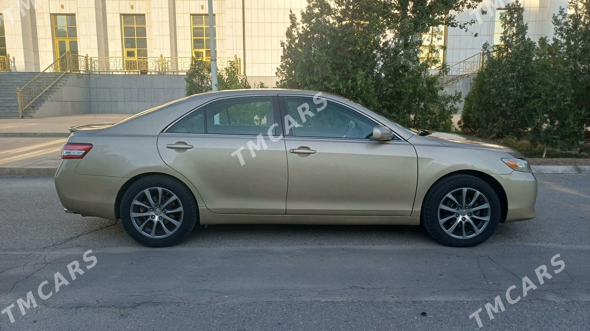 Toyota Camry 2010 - 200 000 TMT - Дашогуз - img 4