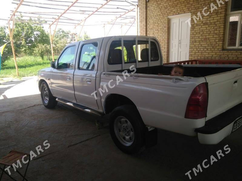 Toyota Hilux 2002 - 60 000 TMT - Sakarçäge - img 3