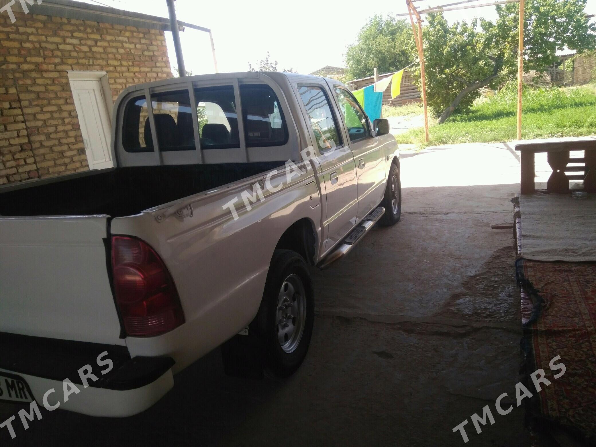 Toyota Hilux 2002 - 60 000 TMT - Sakarçäge - img 6