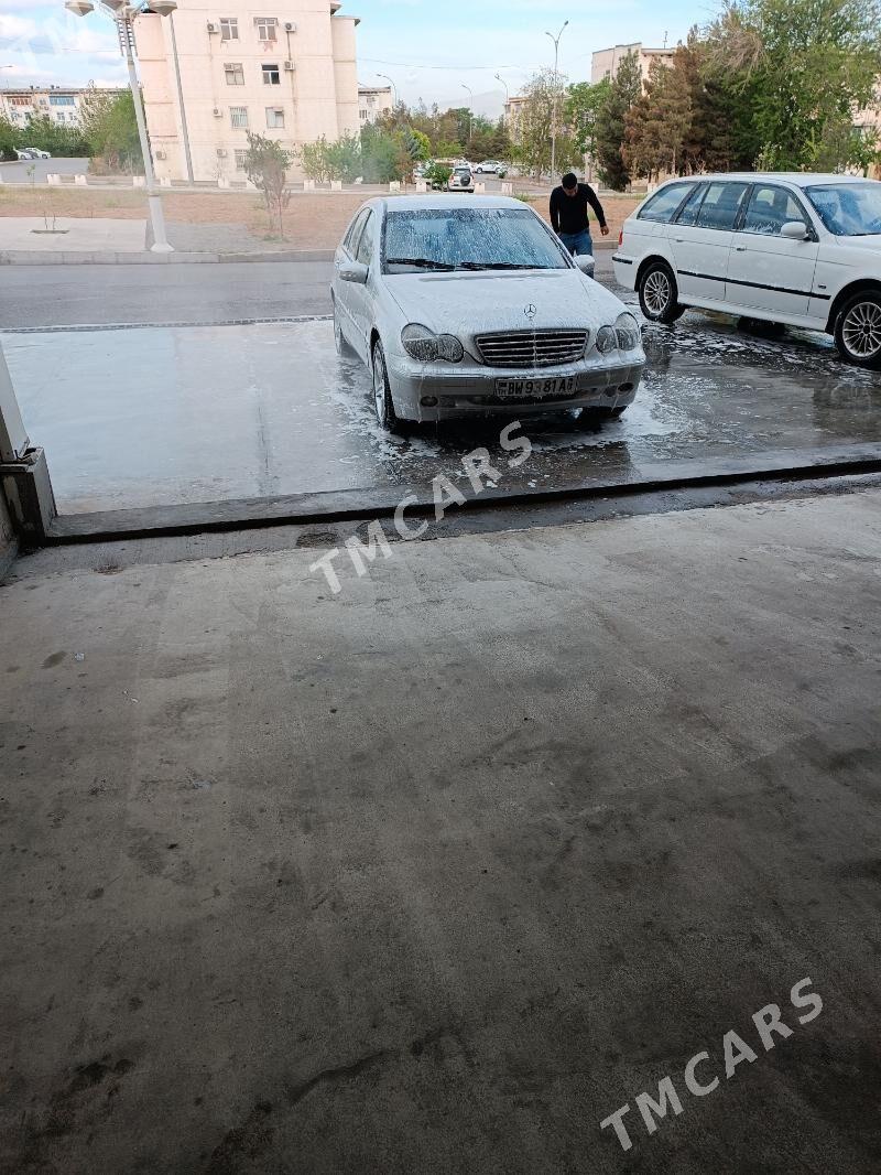 Mercedes-Benz C250 2001 - 67 000 TMT - Gagarin köç, köne Howa menzili - img 2