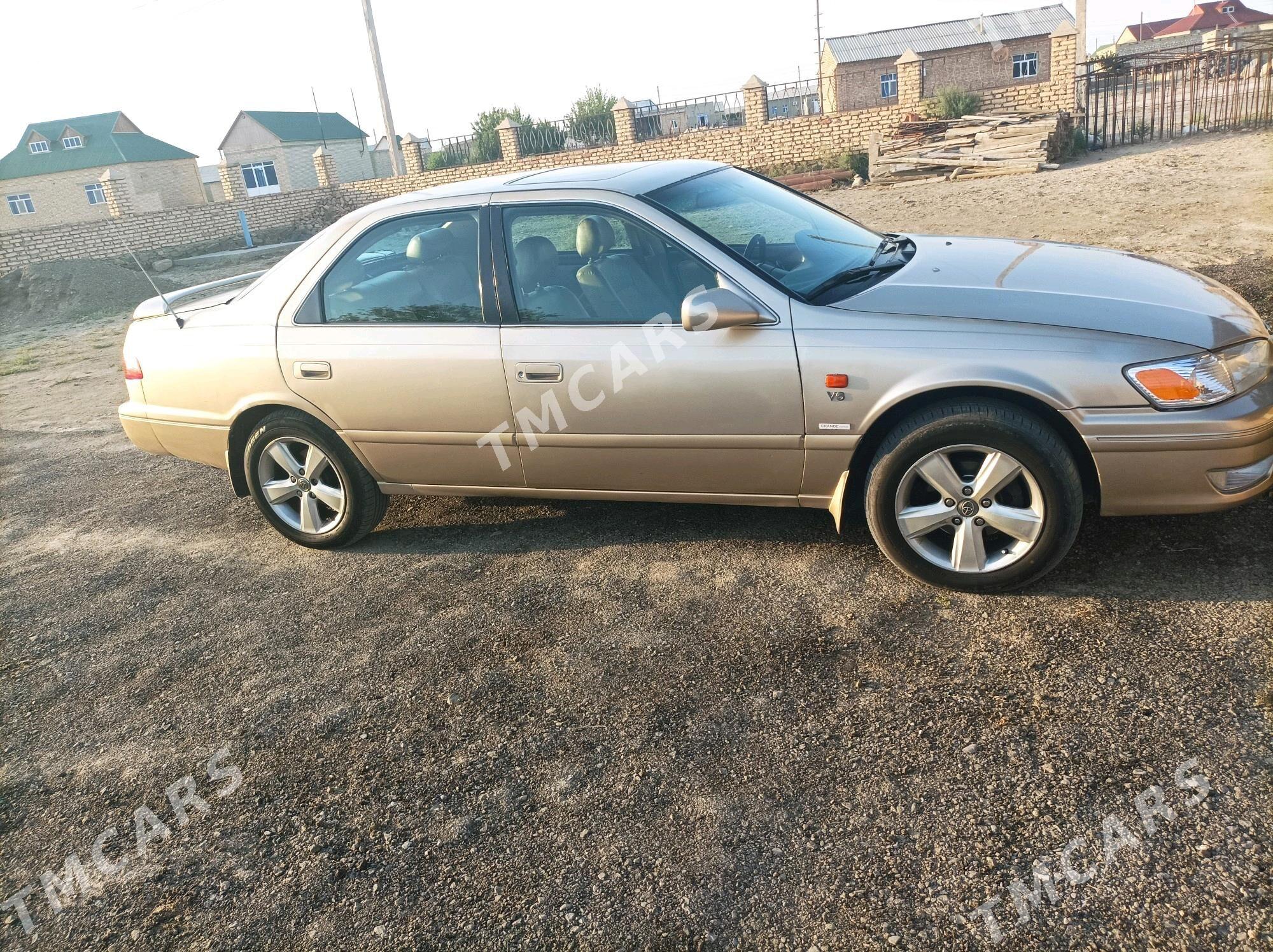 Toyota Camry 2000 - 110 000 TMT - Берекет - img 4