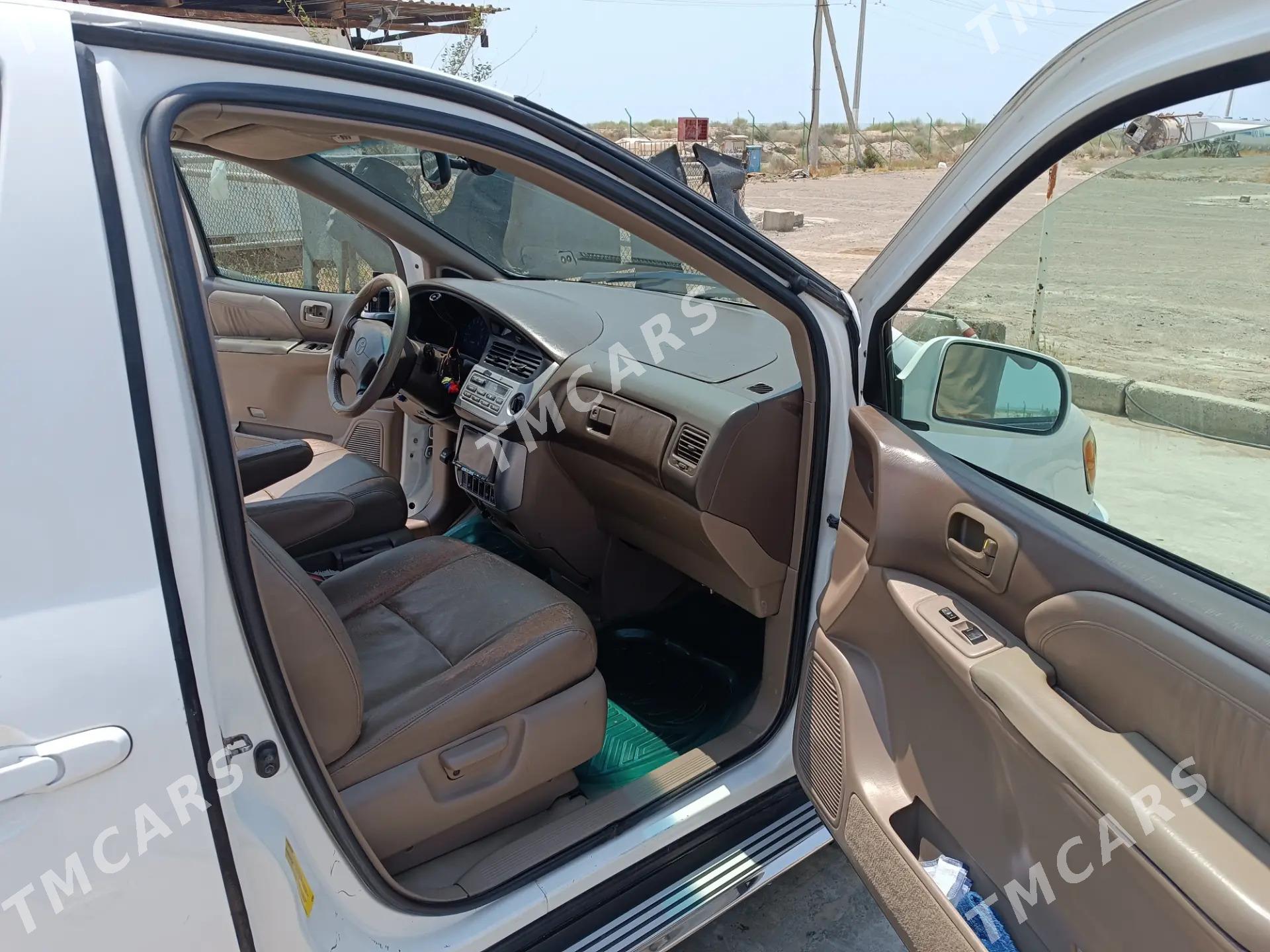 Toyota Sienna 2001 - 150 000 TMT - Türkmenbaşy - img 2