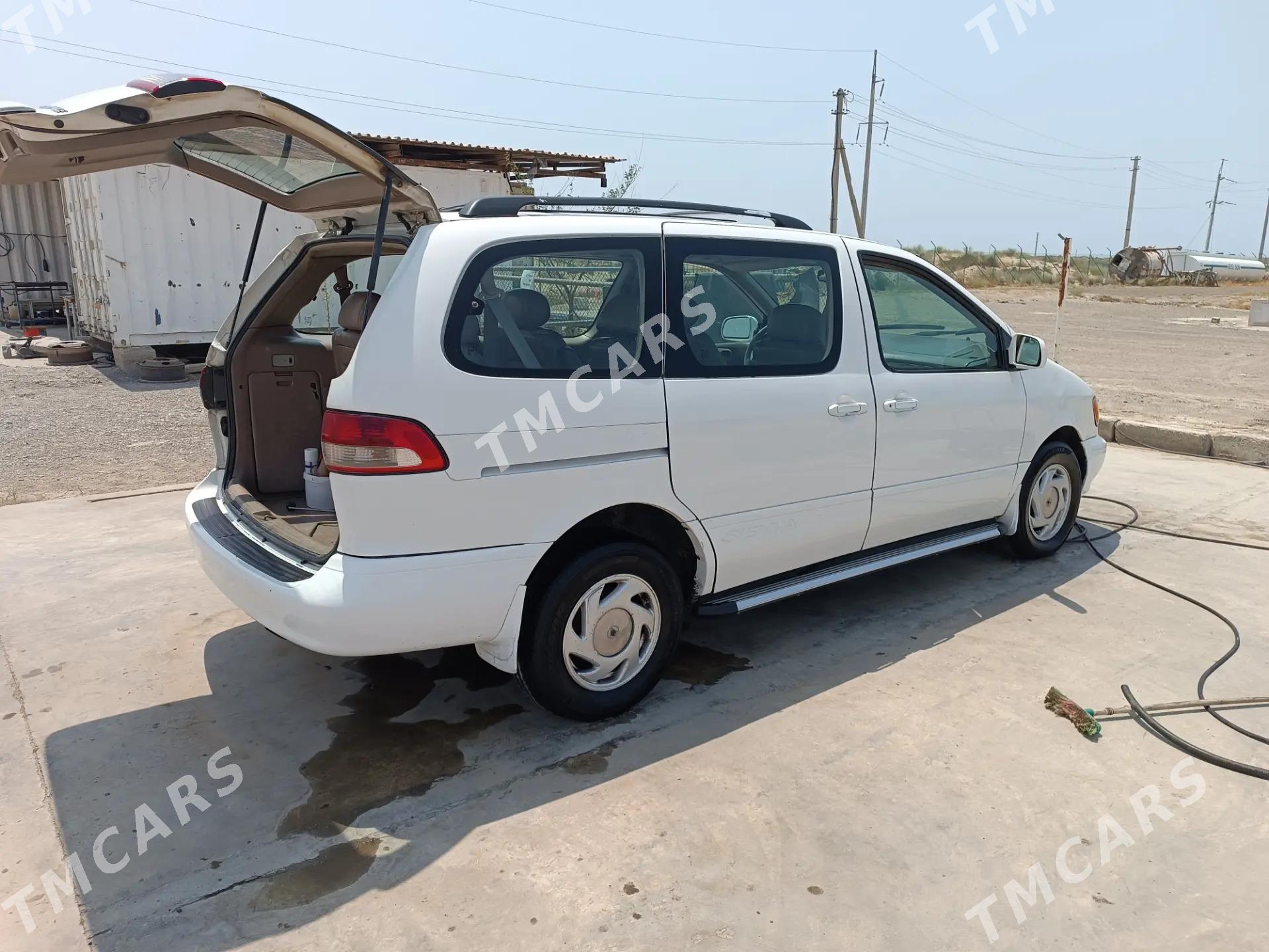 Toyota Sienna 2001 - 150 000 TMT - Türkmenbaşy - img 3