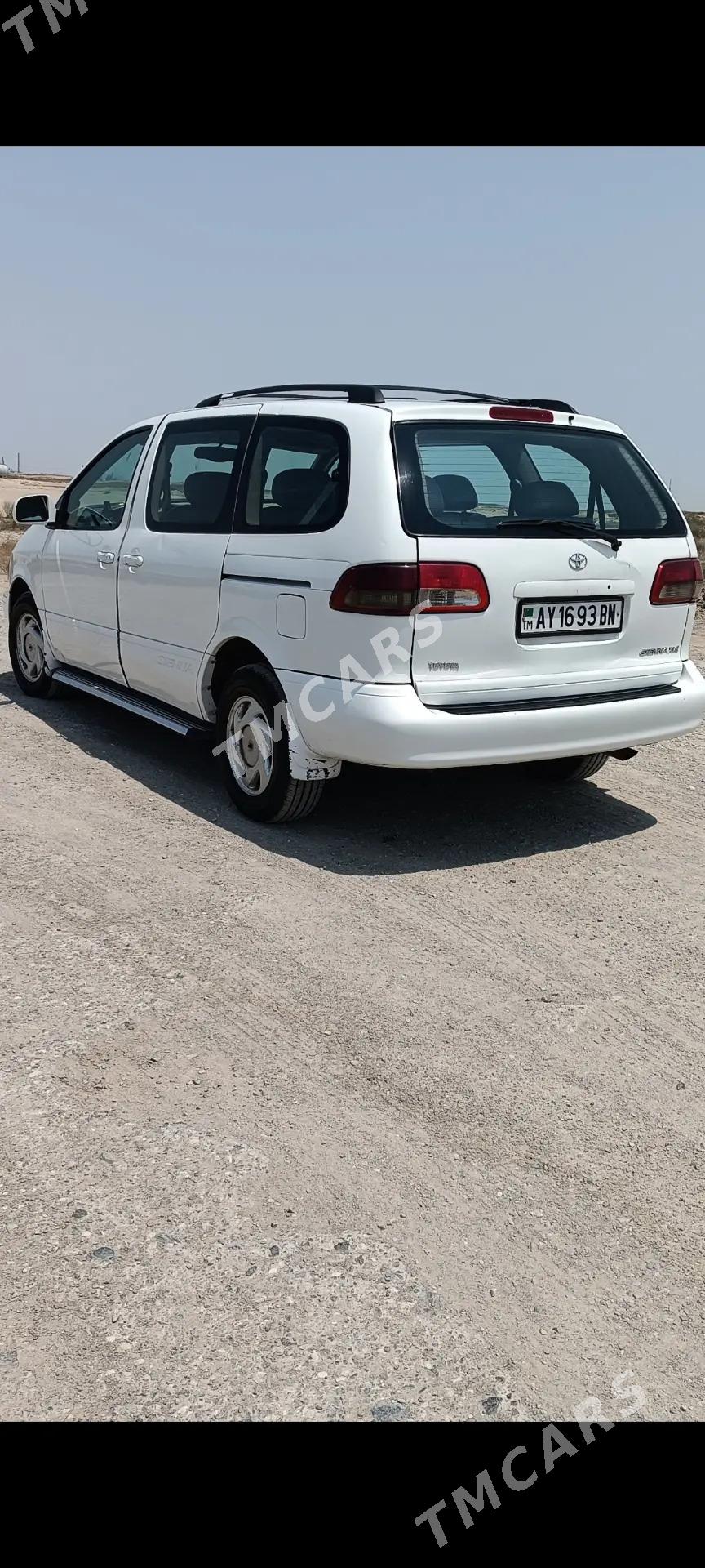 Toyota Sienna 2001 - 150 000 TMT - Türkmenbaşy - img 4