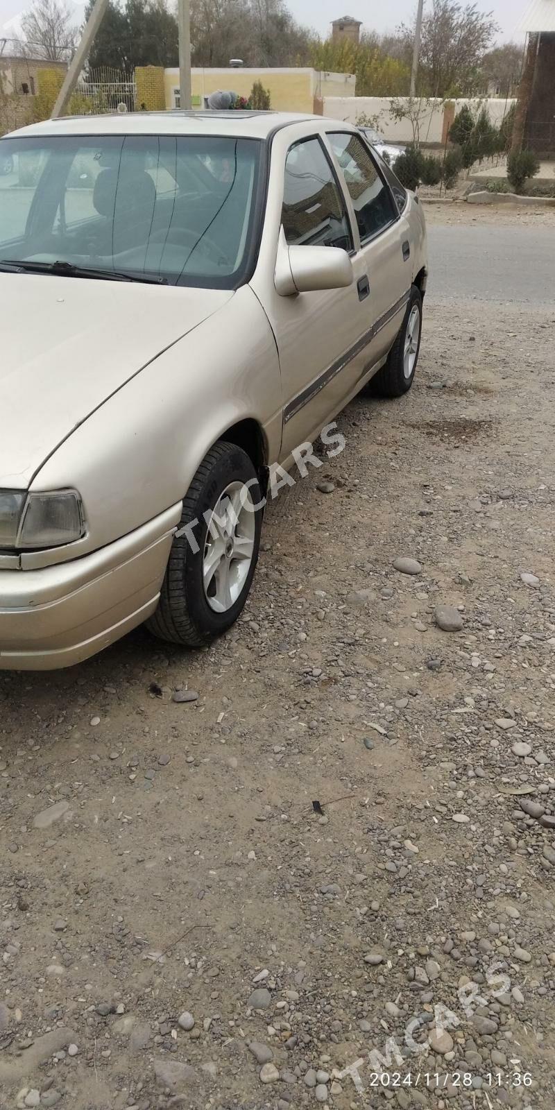 Opel Vectra 1992 - 26 000 TMT - Тагтабазар - img 3