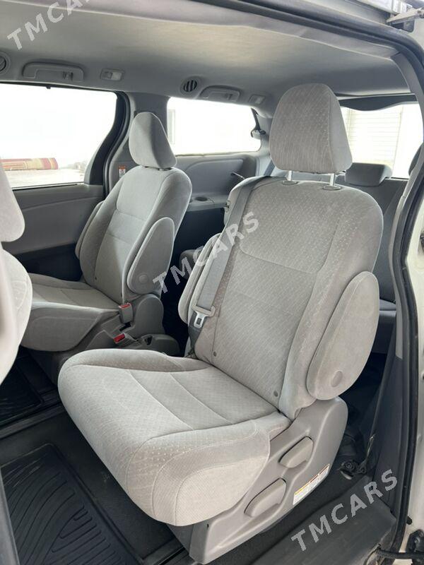 Toyota Sienna 2019 - 360 000 TMT - Гёкдепе - img 5