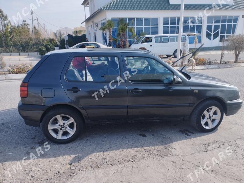 Toyota Camry 1995 - 24 000 TMT - Balkanabat - img 5