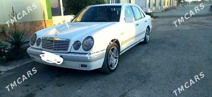Mercedes-Benz E320 1997 - 80 000 TMT - Türkmenabat - img 2