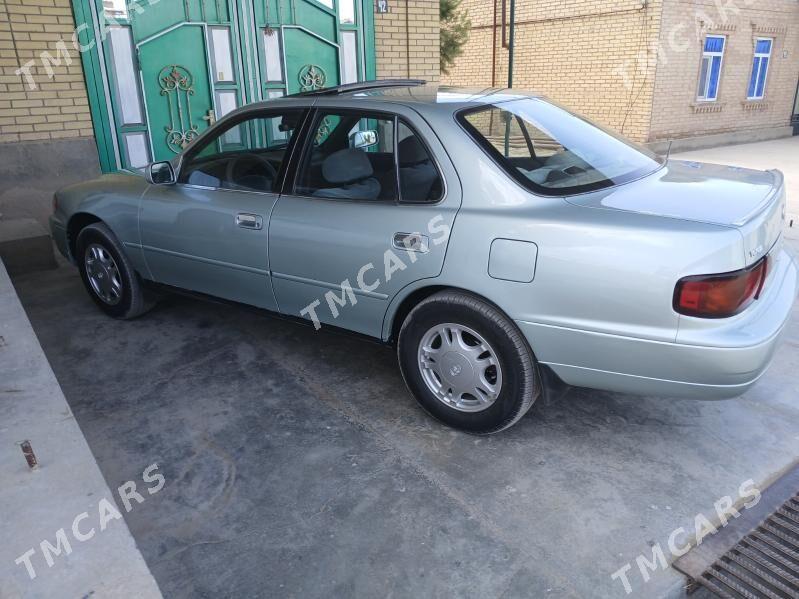 Toyota Camry 1995 - 120 000 TMT - Фарап - img 2