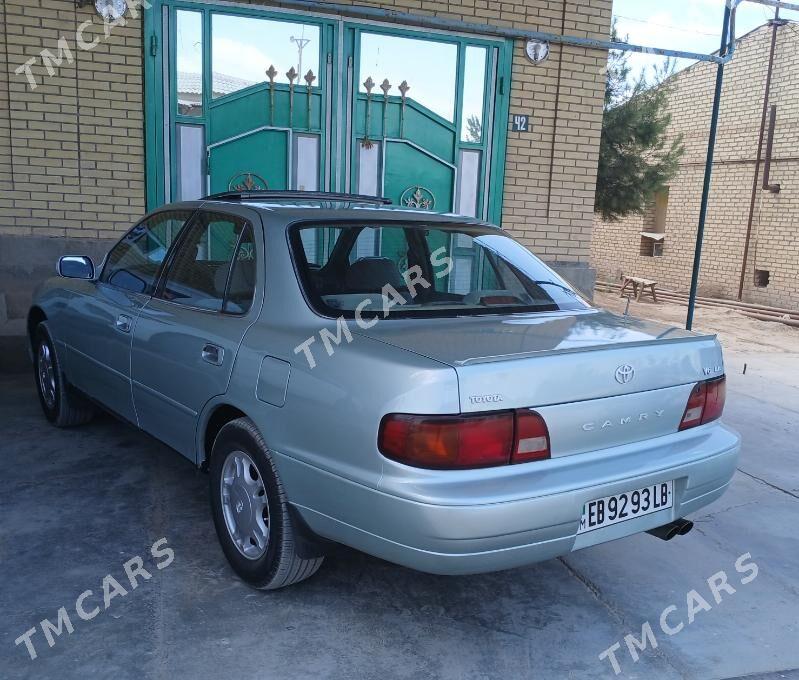 Toyota Camry 1995 - 120 000 TMT - Фарап - img 3