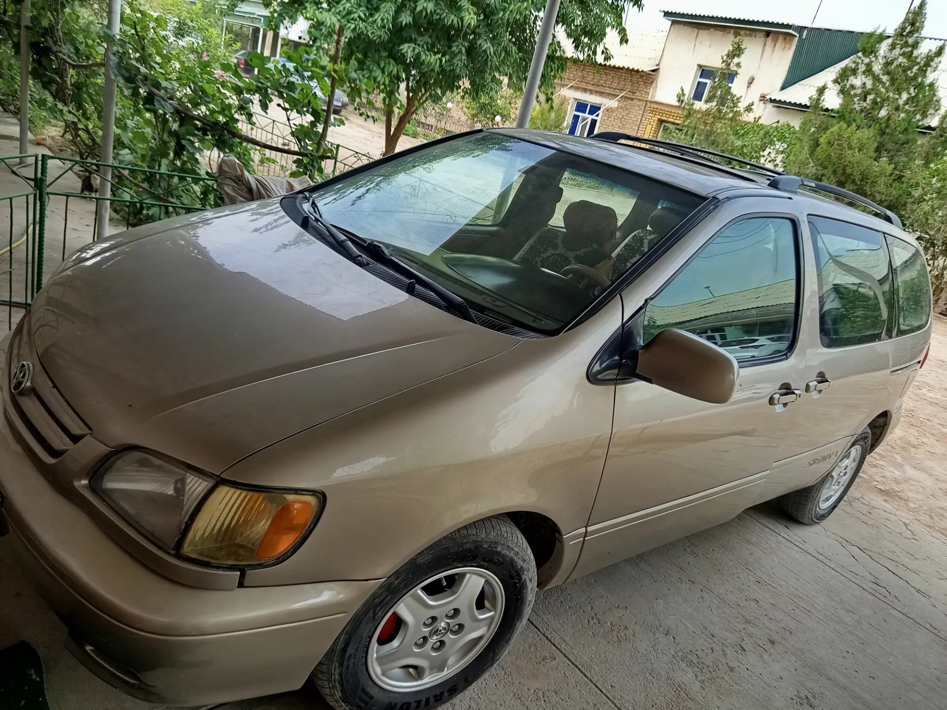 Toyota Sienna 2000 - 142 000 TMT - Köneürgenç - img 2