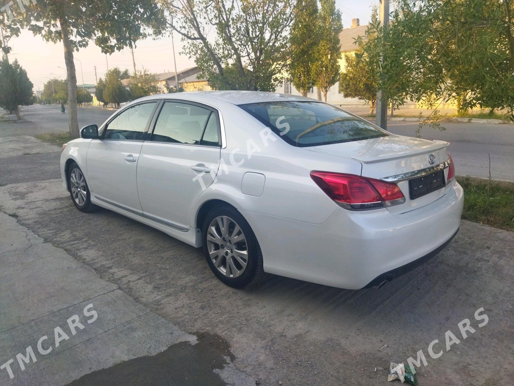 Toyota Avalon 2010 - 265 000 TMT - Gyzylarbat - img 2