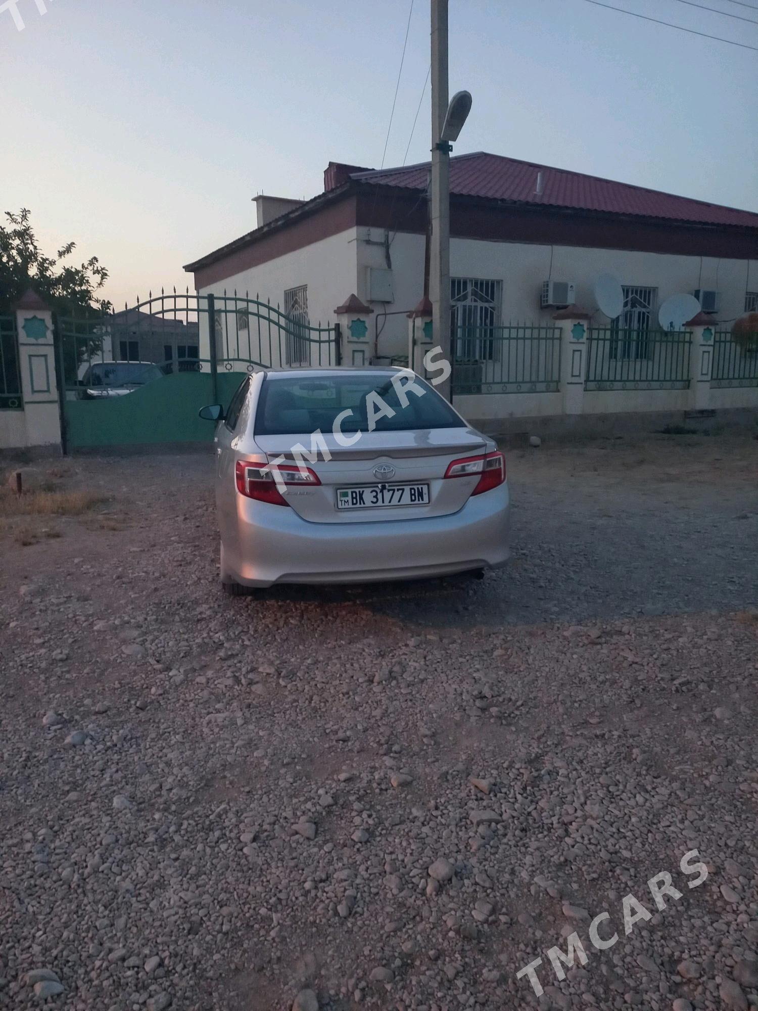 Toyota Camry 2012 - 240 000 TMT - Балканабат - img 4