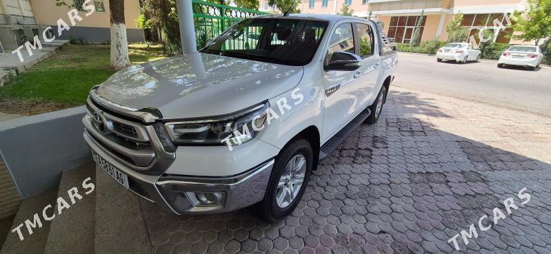 Toyota Hilux 2021 - 495 000 TMT - Aşgabat - img 3