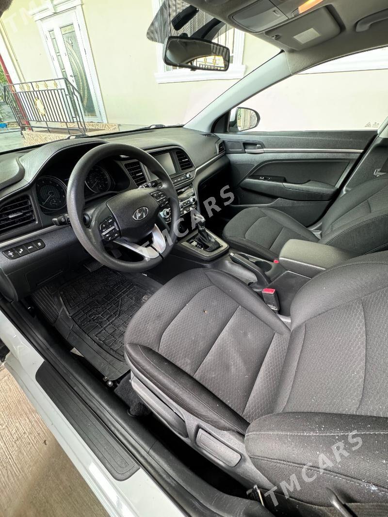 Hyundai Elantra 2020 - 216 000 TMT - Büzmeýin - img 6