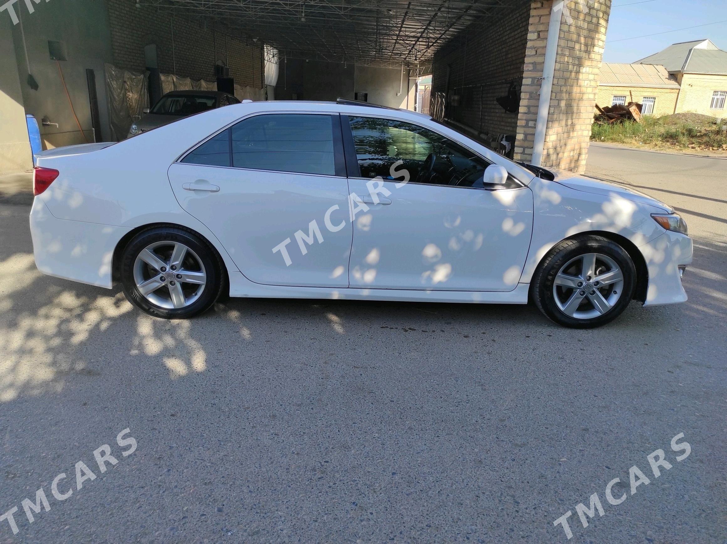 Toyota Camry 2012 - 230 000 TMT - 6 мкр - img 3