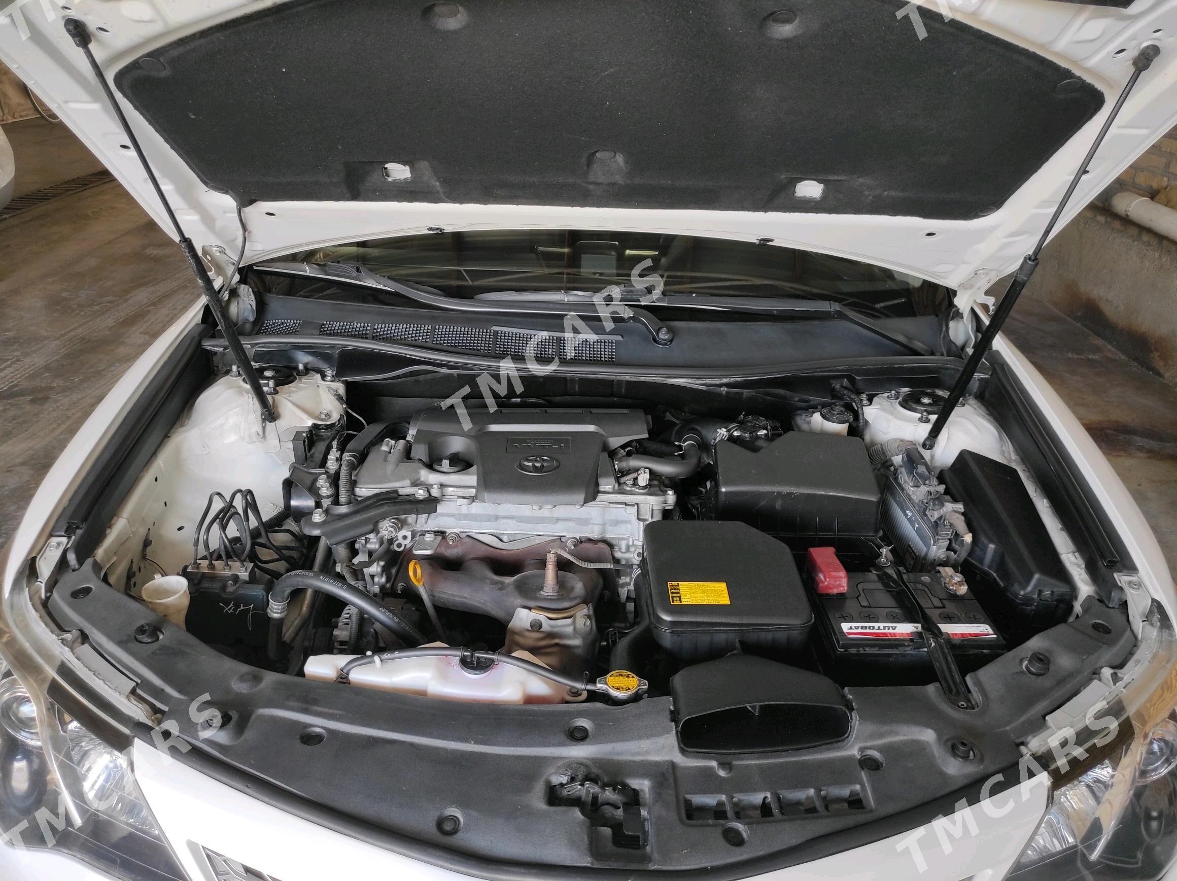 Toyota Camry 2012 - 230 000 TMT - 6 мкр - img 7