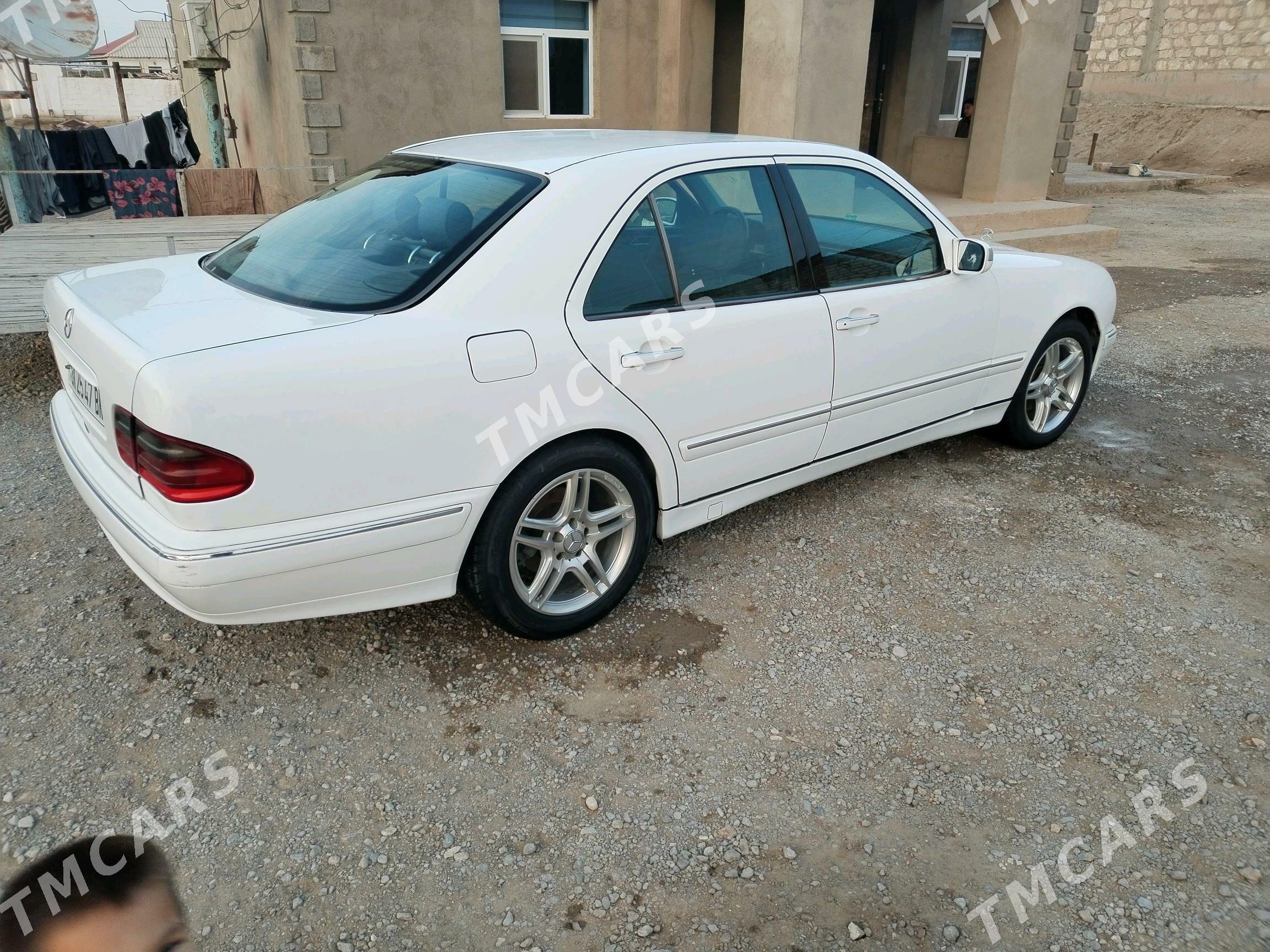 Mercedes-Benz E320 2000 - 86 000 TMT - Гумдаг - img 4