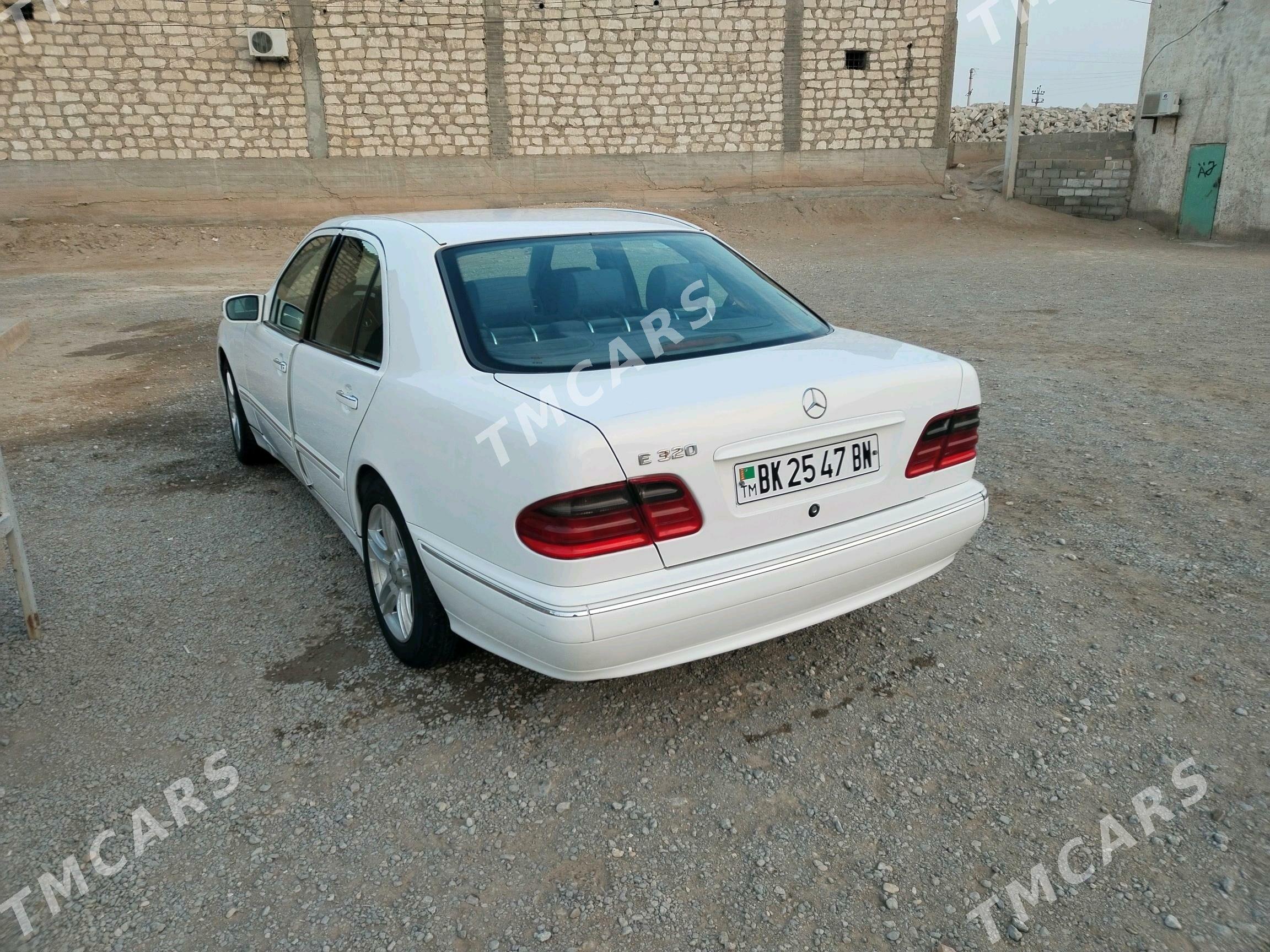 Mercedes-Benz E320 2000 - 86 000 TMT - Гумдаг - img 2