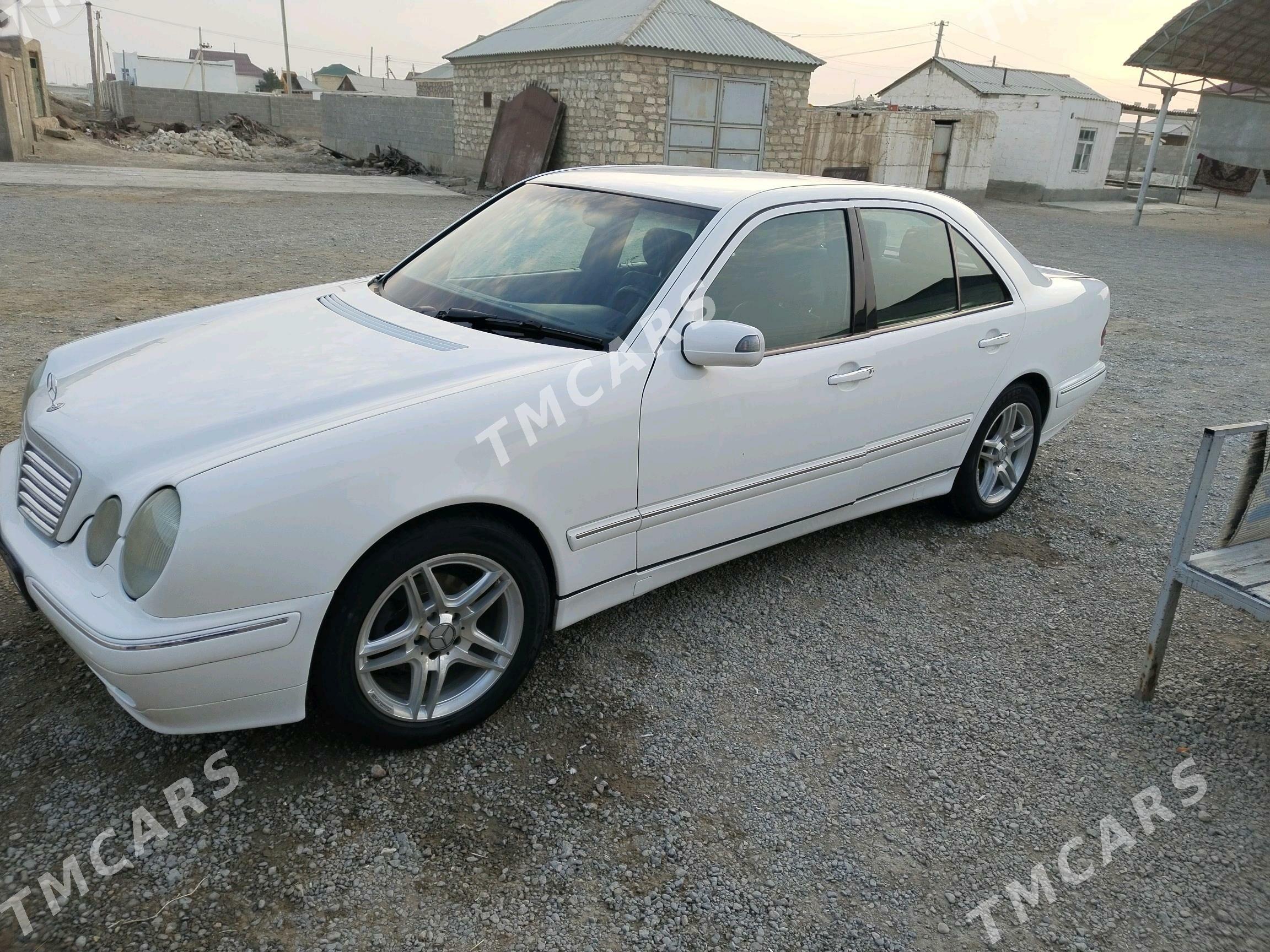 Mercedes-Benz E320 2000 - 86 000 TMT - Гумдаг - img 5