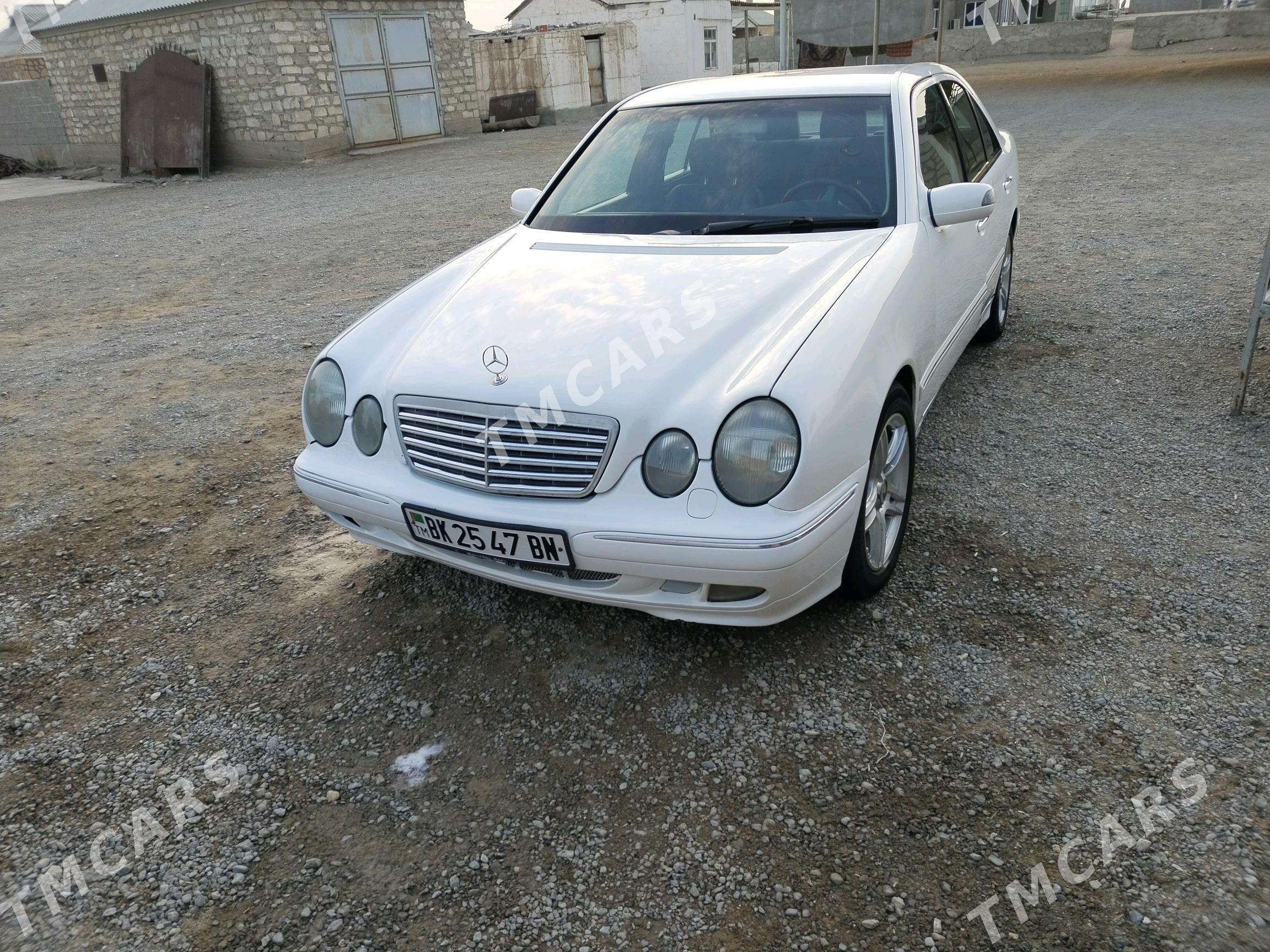 Mercedes-Benz E320 2000 - 86 000 TMT - Гумдаг - img 3