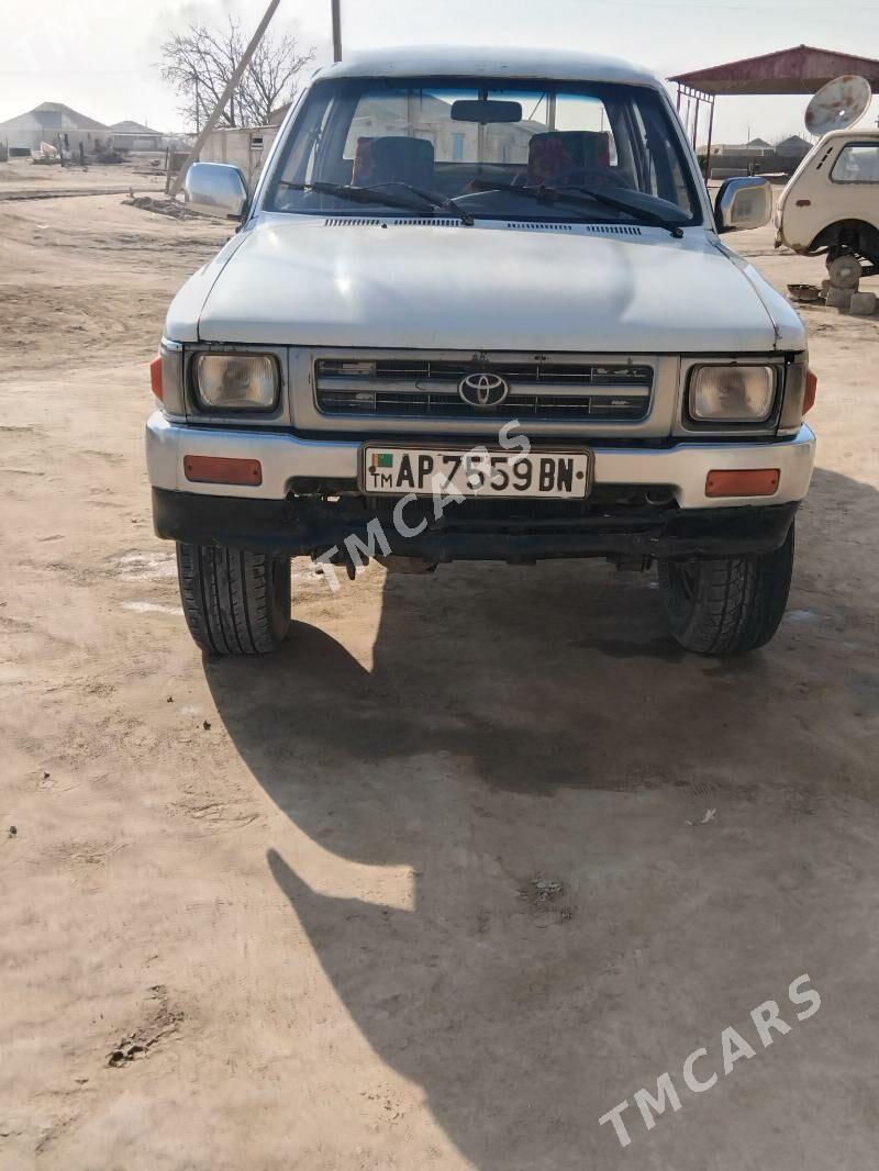 Toyota Hilux 1997 - 40 000 TMT - Эсенгулы - img 2