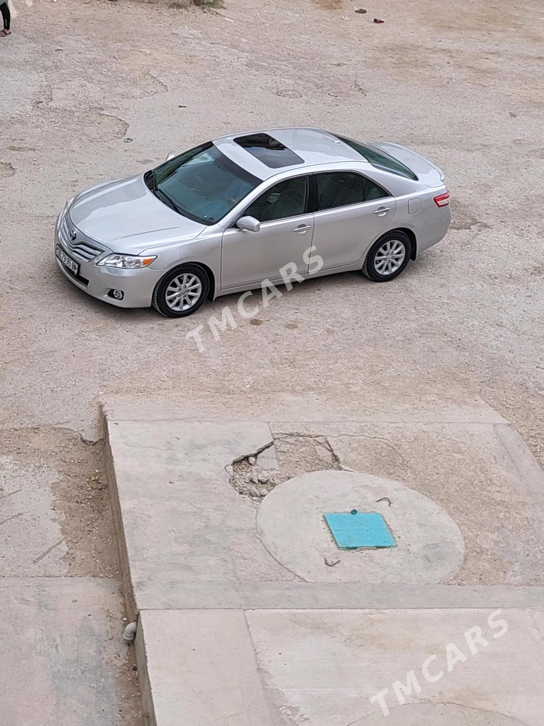 Toyota Camry 2010 - 205 000 TMT - Балканабат - img 8
