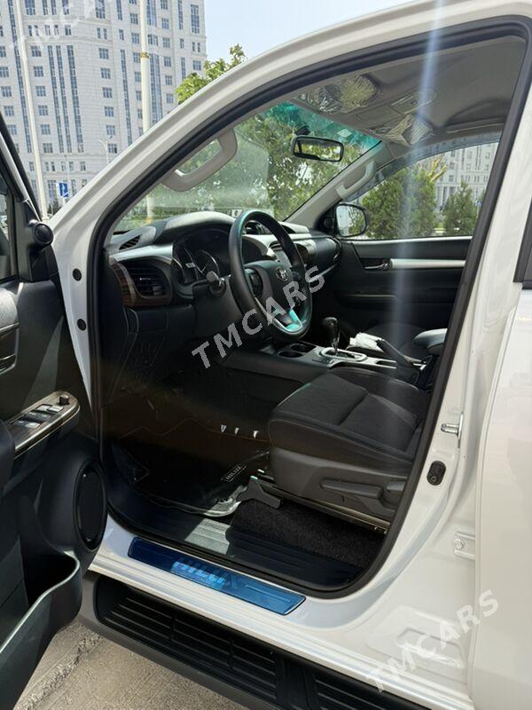 Toyota Hilux 2024 - 628 000 TMT - Ашхабад - img 4