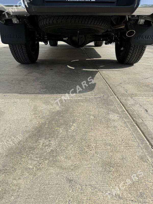 Toyota Hilux 2024 - 628 000 TMT - Ашхабад - img 9