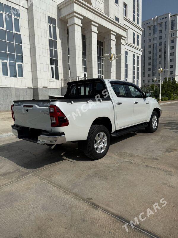 Toyota Hilux 2024 - 628 000 TMT - Ашхабад - img 8