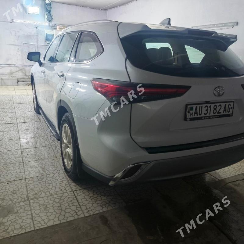 Toyota Highlander 2023 - 550 000 TMT - Aşgabat - img 4
