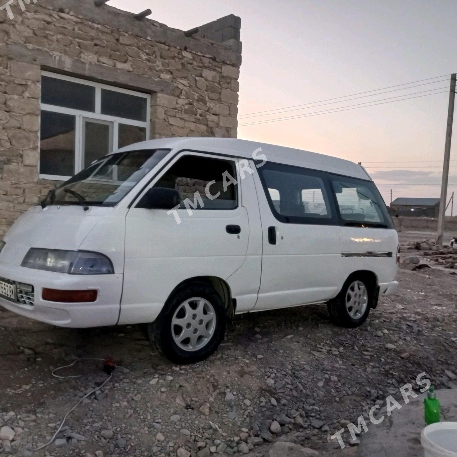 Toyota Town Ace 1996 - 11 000 TMT - Гызыларбат - img 1