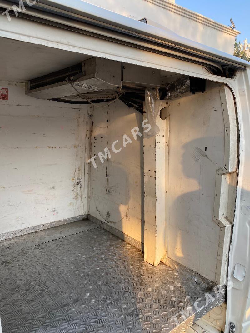 Toyota Hiace 2006 - 260 000 TMT - Sowetskiý köç. (Garaşsyzlyk şaýoly) - img 4