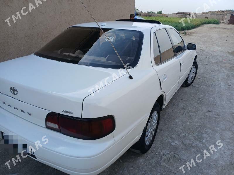 Toyota Camry 1995 - 70 000 TMT - етр. Туркменбаши - img 2