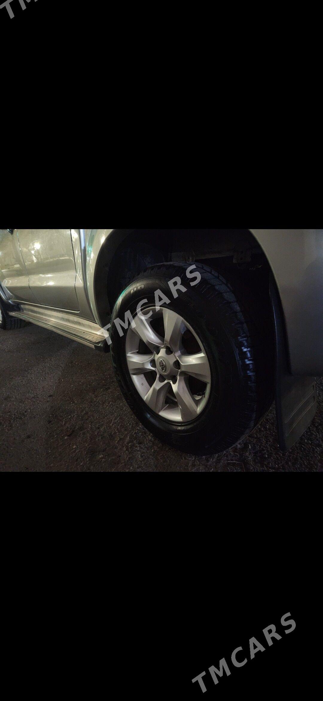 Toyota Hilux 2012 - 249 999 TMT - Ашхабад - img 3