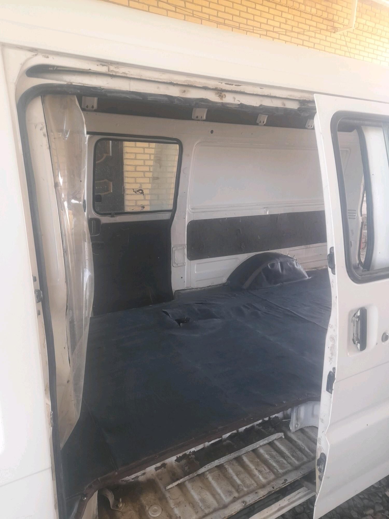 Toyota Hiace 1997 - 50 000 TMT - Мары - img 4