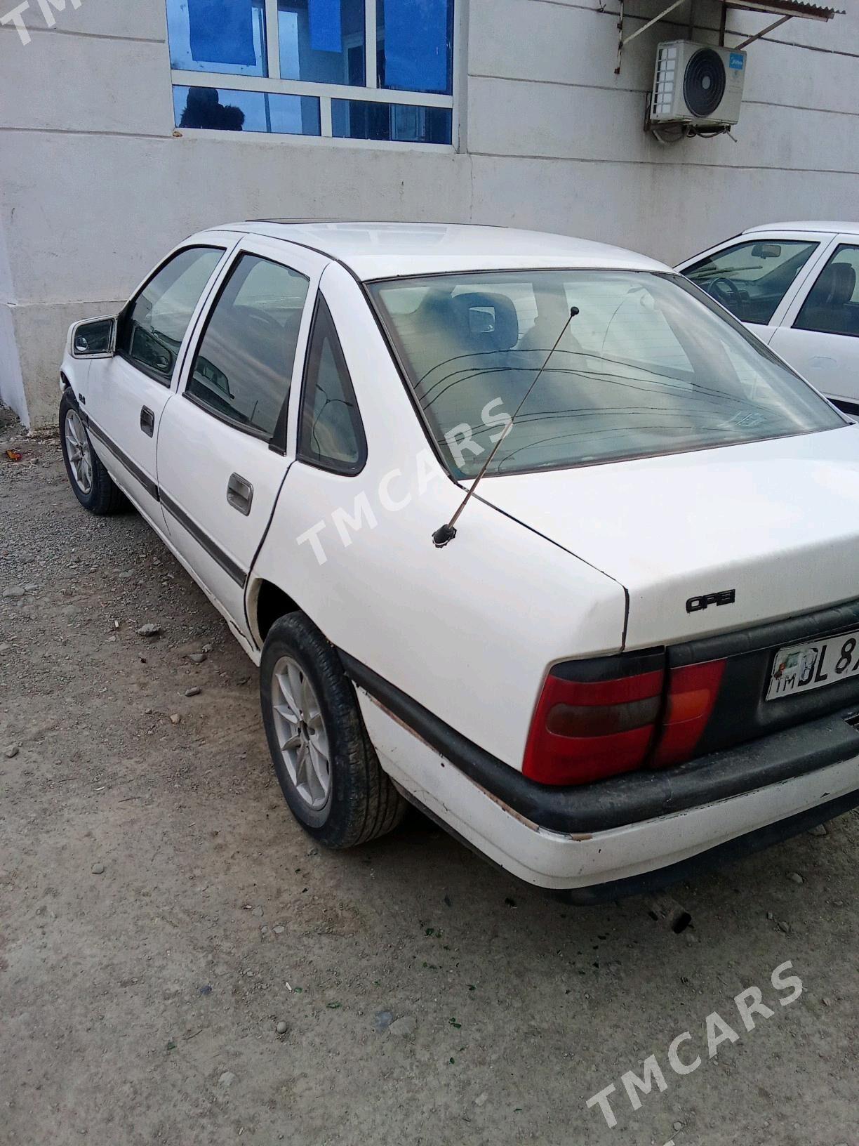 Opel Vectra 1990 - 22 000 TMT - Bäherden - img 8