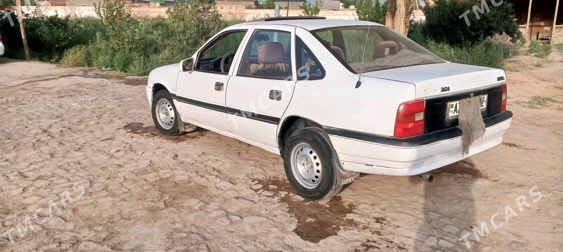 Opel Vectra 1989 - 28 000 TMT - Gurbansoltan Eje - img 2