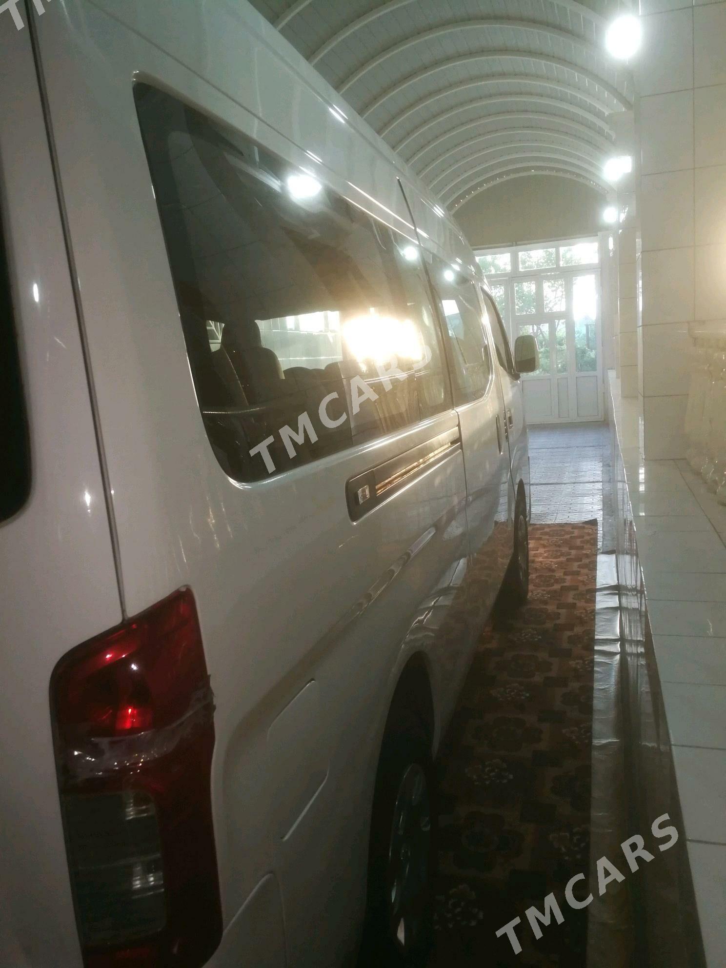 Nissan Urvan 2016 - 340 000 TMT - Мары - img 2
