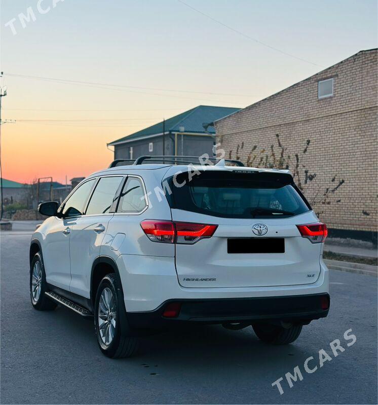 Toyota Highlander 2017 - 455 000 TMT - Туркменабат - img 9
