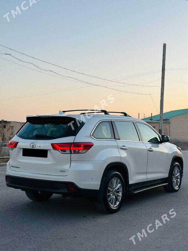 Toyota Highlander 2017 - 455 000 TMT - Туркменабат - img 10
