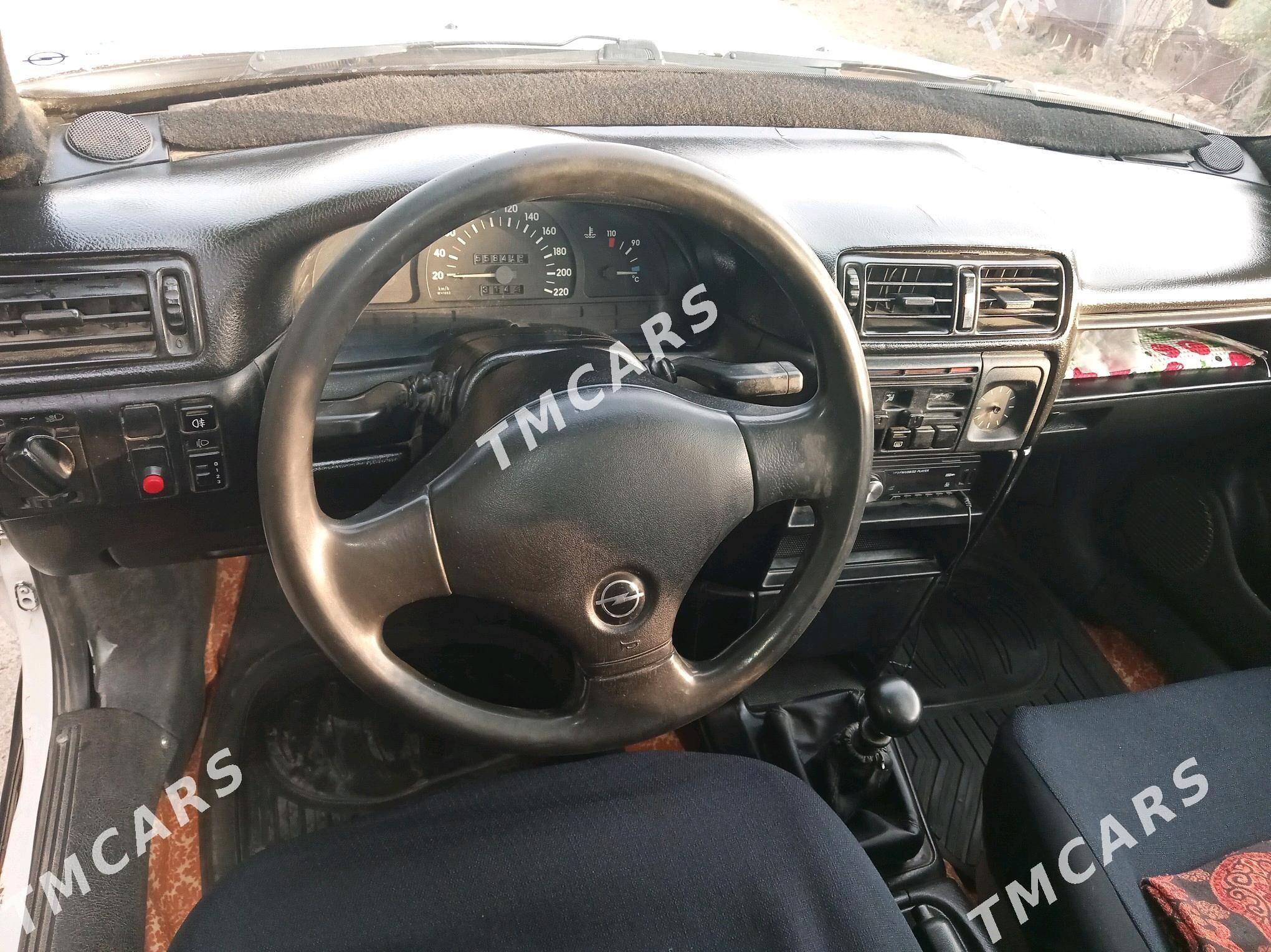 Opel Vectra 1992 - 30 000 TMT - Ёлётен - img 2