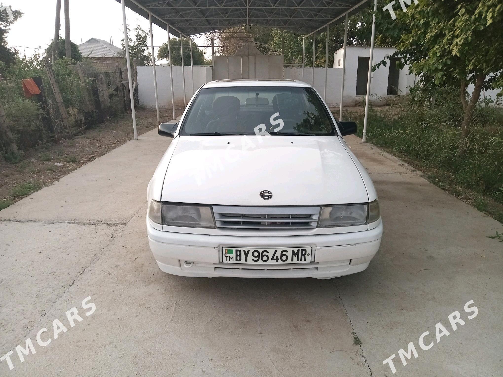 Opel Vectra 1992 - 30 000 TMT - Ёлётен - img 4