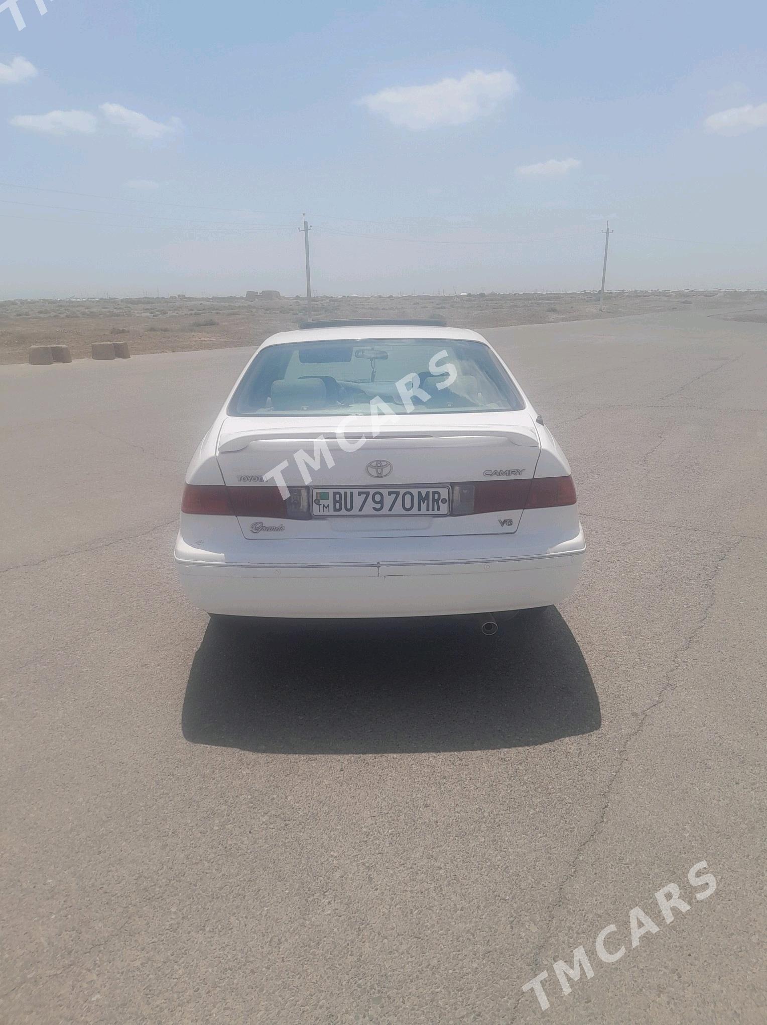 Toyota Camry 2000 - 130 000 TMT - Baýramaly - img 2