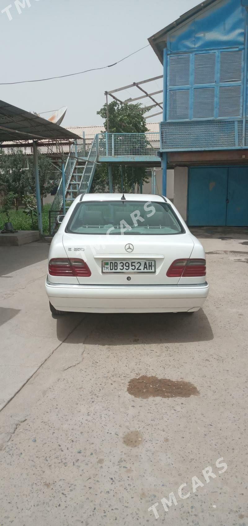 Mercedes-Benz 230E 1999 - 60 000 TMT - Теджен - img 4