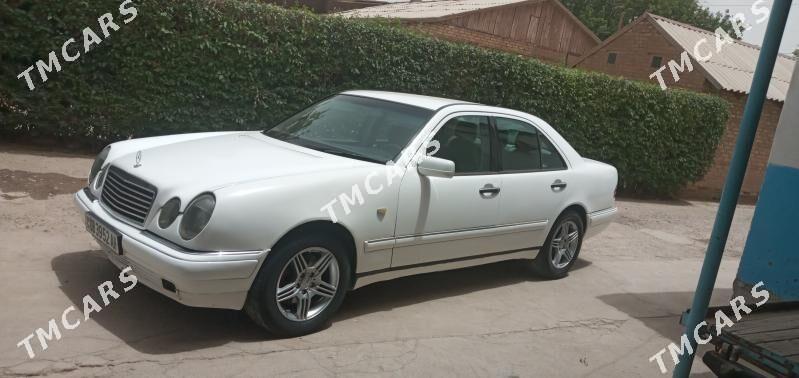 Mercedes-Benz 230E 1999 - 60 000 TMT - Теджен - img 3