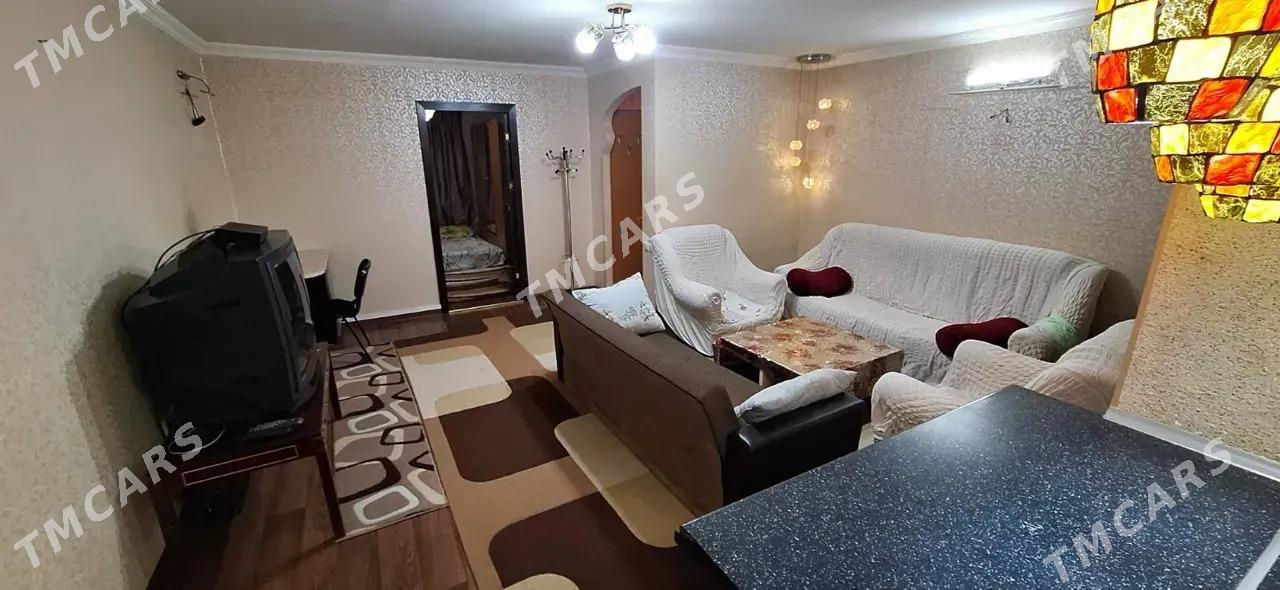 30 мкрн 2 этаж 2 комнаты - 30 mkr - img 6