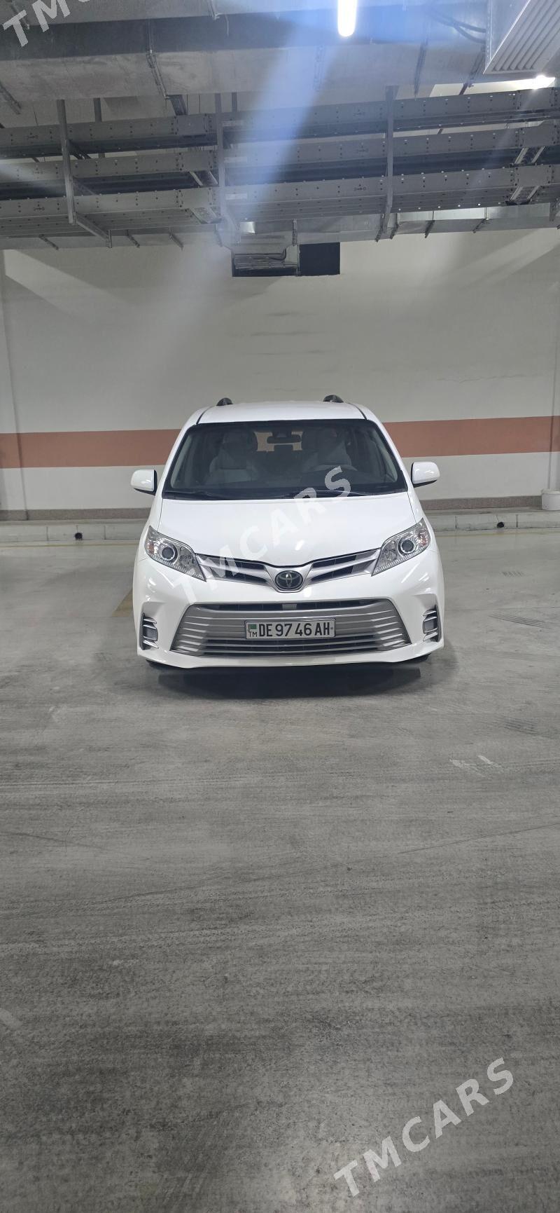 Toyota Sienna 2018 - 450 000 TMT - Ашхабад - img 2